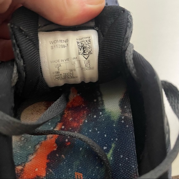 Women’s Saucony Running Shoes lightweight mesh grey and white retro style - Picture 7 of 12